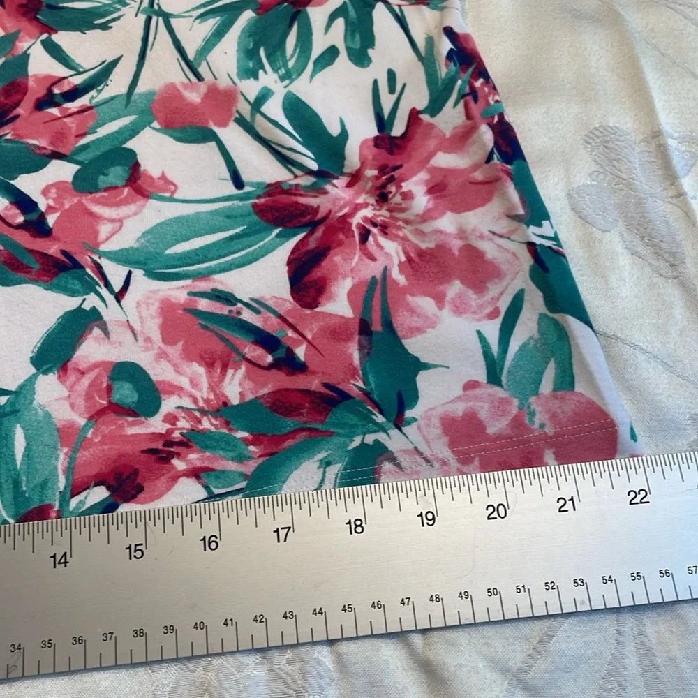 White Stag XL Cotton Pink and Green Short Sleeve T-Shirt Vintage but Like New - Picture 6 of 9